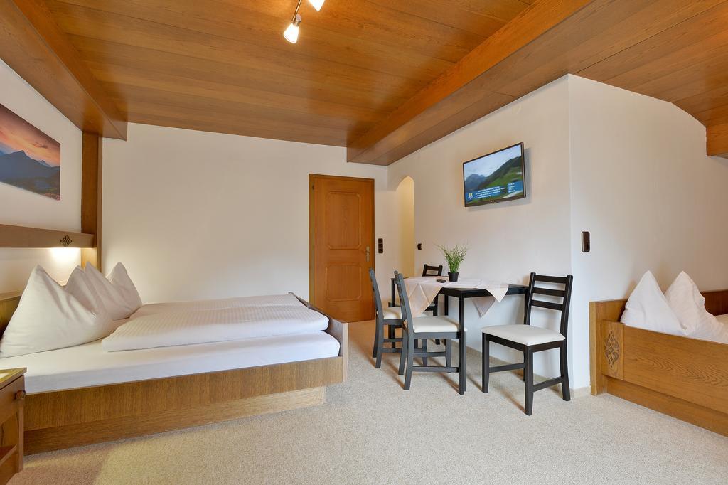 Landhaus Zum Griena Mayrhofen Værelse billede